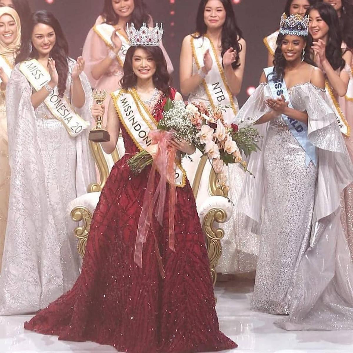 Đọ sắc Đỗ Thị Hà với dàn mỹ nhân Miss World 2021: Hoa hậu Việt Nam rạng rỡ, trình diễn hút hồn Ảnh 20