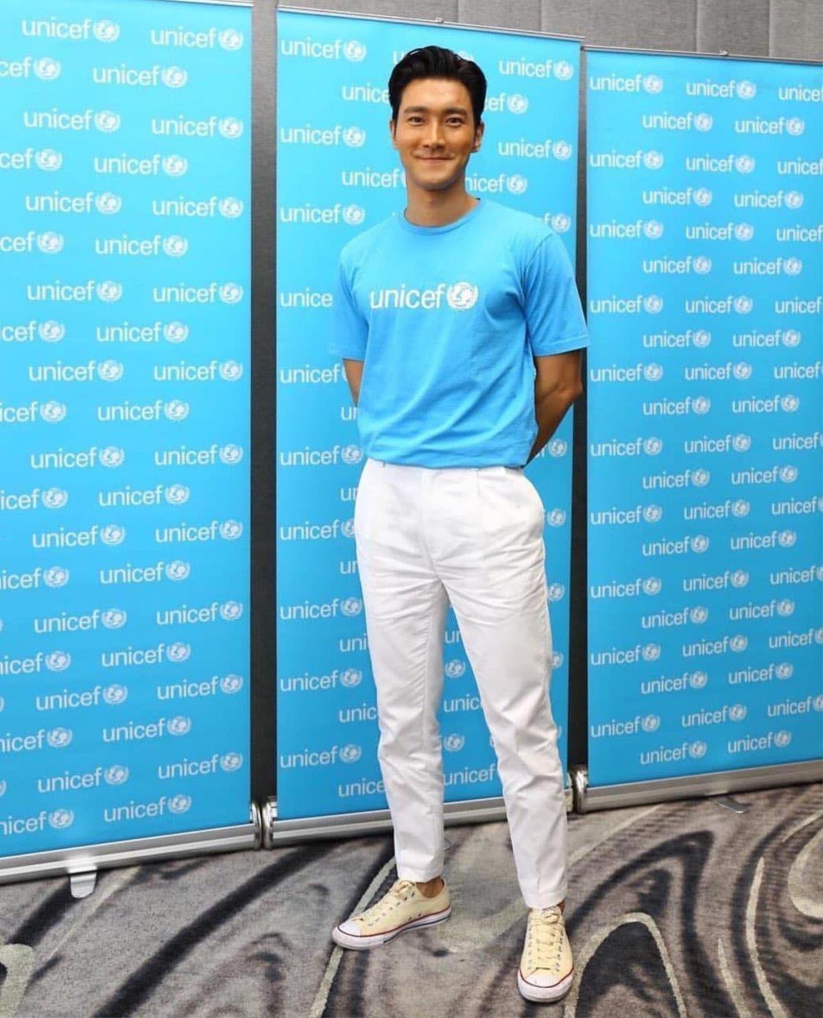 Ali Hoàng Dương cùng Choi Siwon (Super Junior) tham gia chiến dịch cộng đồng của UNICEF Ảnh 1