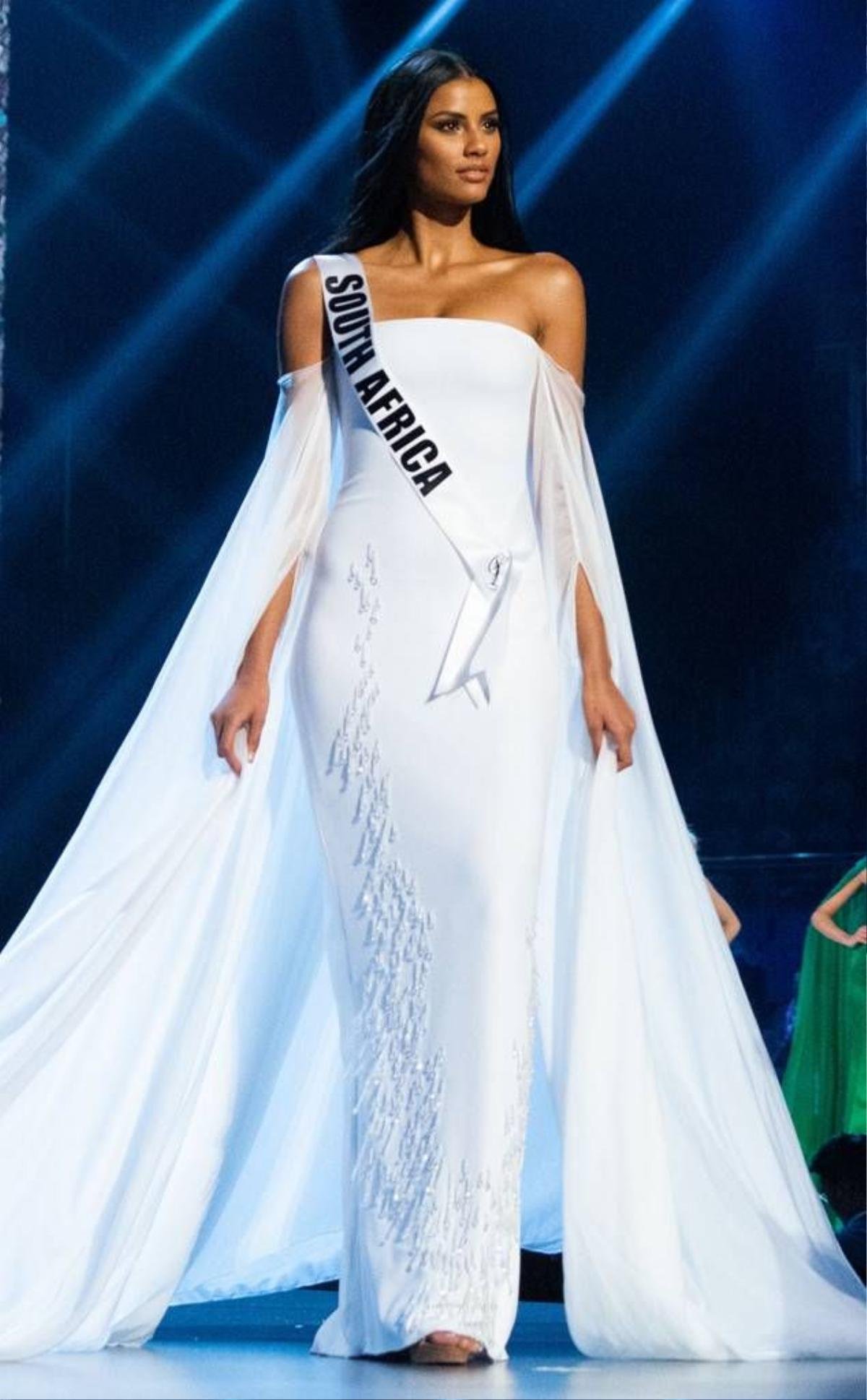 Sau Hương Giang - Ngân Anh, thêm 1 mỹ nhân Việt bị nghi diện váy nhái ở Miss Universe Ảnh 2