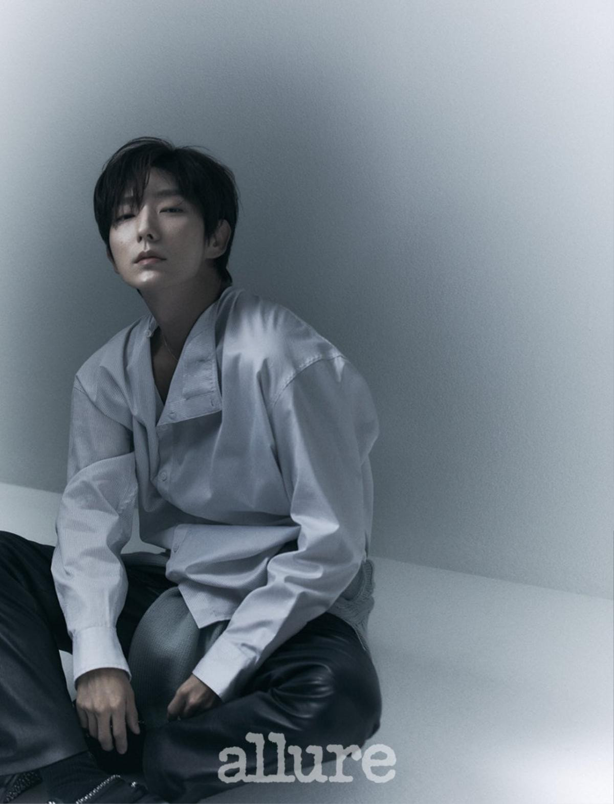 Lee Joon Gi chia sẻ về áp lực chuyện 'lấy vợ', phần 2 của Người tình ánh trăng Ảnh 4