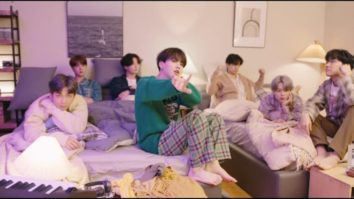 'FLy to My Room' - ca khúc khó nhằn từng khiến V (BTS) muốn bỏ cuộc Ảnh 4