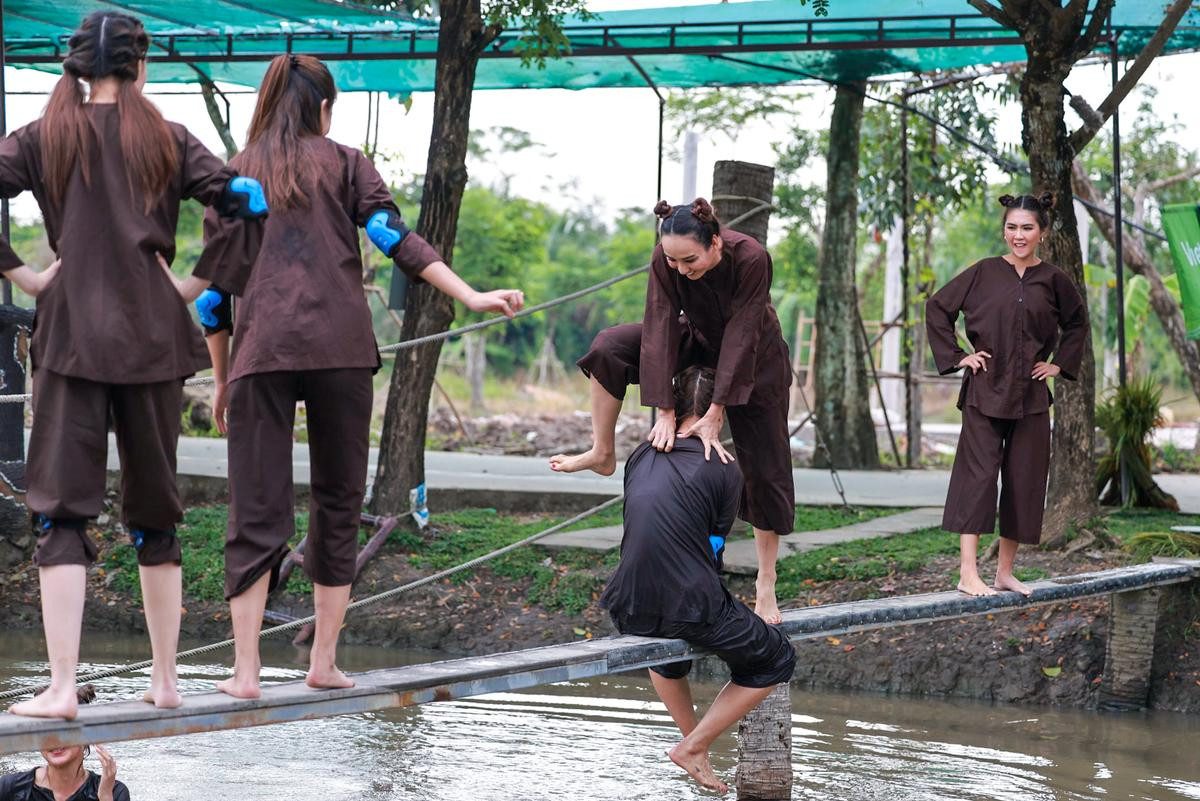 Võ Hoàng Yến xin lỗi vì đạp Ngọc Châu xuống nước, Hương Ly - Mâu Thủy 'chơi dơ hội đồng' Ảnh 8