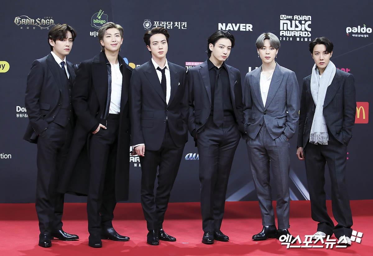 Thảm đỏ 'MAMA 2020': Song Joong Ki đọ sắc BTS - Got7, TWICE áp đảo dàn nữ, Jessi khoe vòng ba phản cảm Ảnh 13