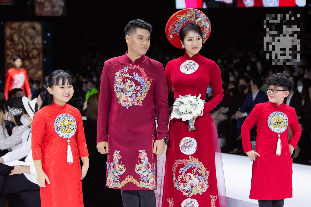 'Mẹ hai con' Lê Phương khoe ảnh đọ sắc với Hoa hậu Khánh Vân, fan khó lòng chọn ra ai đẹp hơn ai Ảnh 6