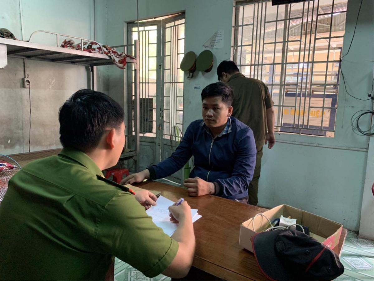 Vụ nữ sinh bị đá liên tiếp sau va chạm giao thông: 'Em vừa ngẩng đầu lên liền bị chân đạp thẳng vào mặt' Ảnh 1