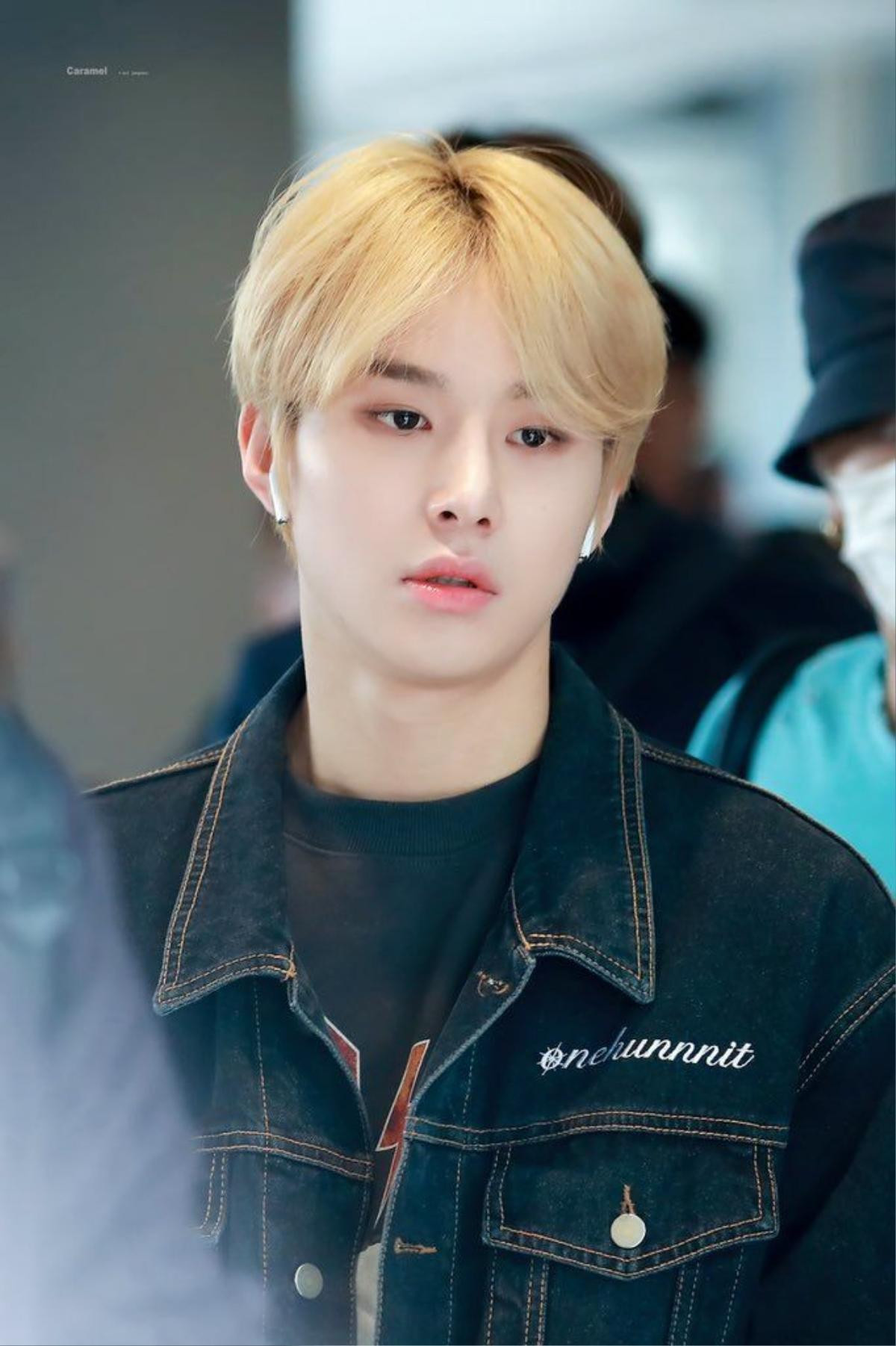 Jungwoo (NCT) gây bão vì lộ ảnh hút thuốc lá Ảnh 4