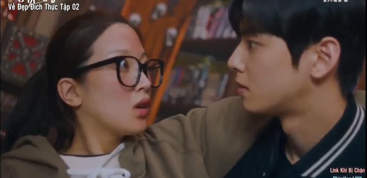 'True Beauty': Suýt nữa thì Moon Ga Young lộ mặt mộc may có Cha Eun Woo giải vây Ảnh 3