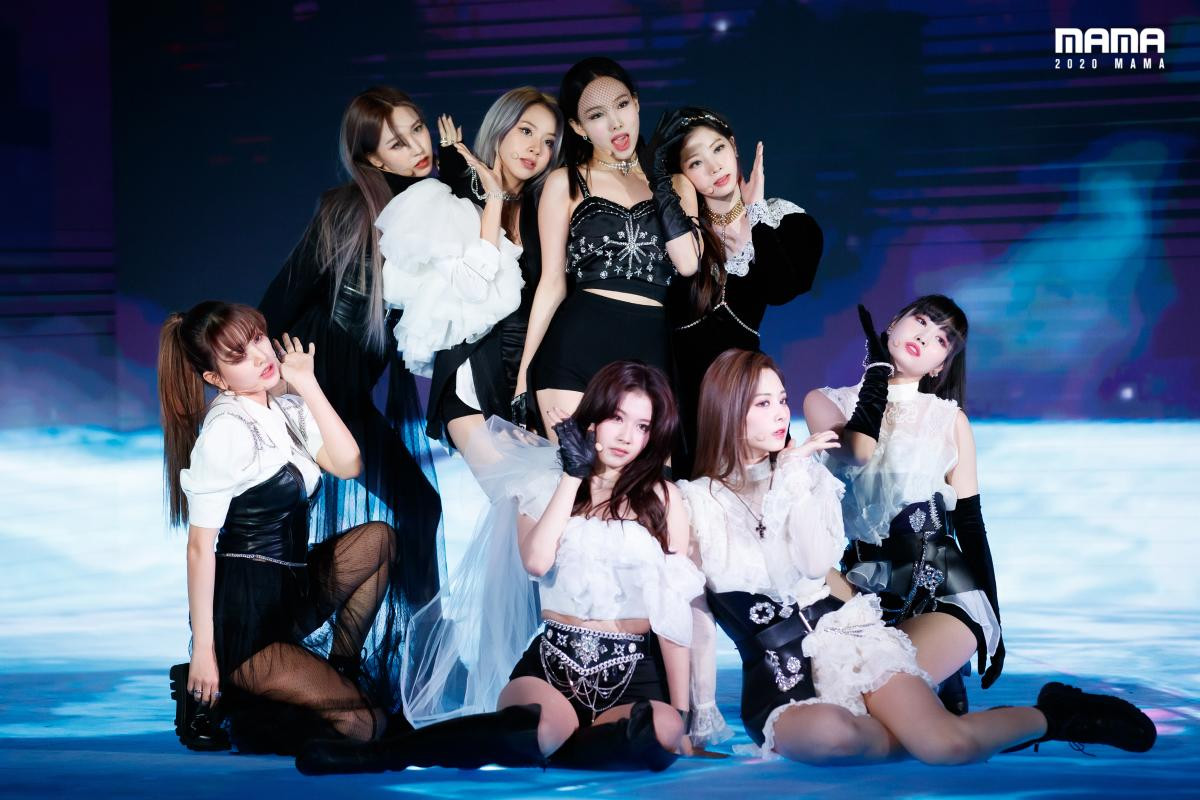 Sau sân khấu được xem nhiều nhất MAMA 2020, TWICE tung teaser 'Cry For Me' Ảnh 3