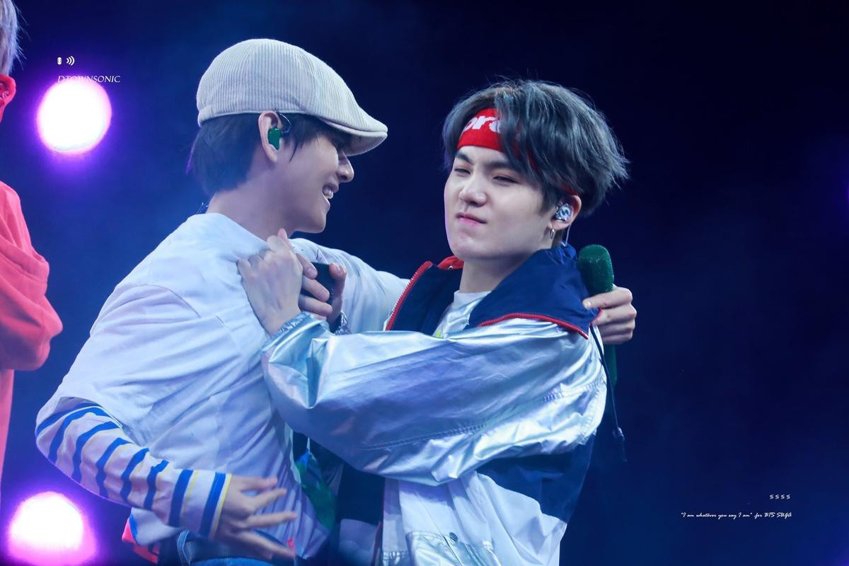 Fan 'đẩy thuyền' V và Suga (BTS) sau loạt khoảnh khắc cực tình cảm Ảnh 3