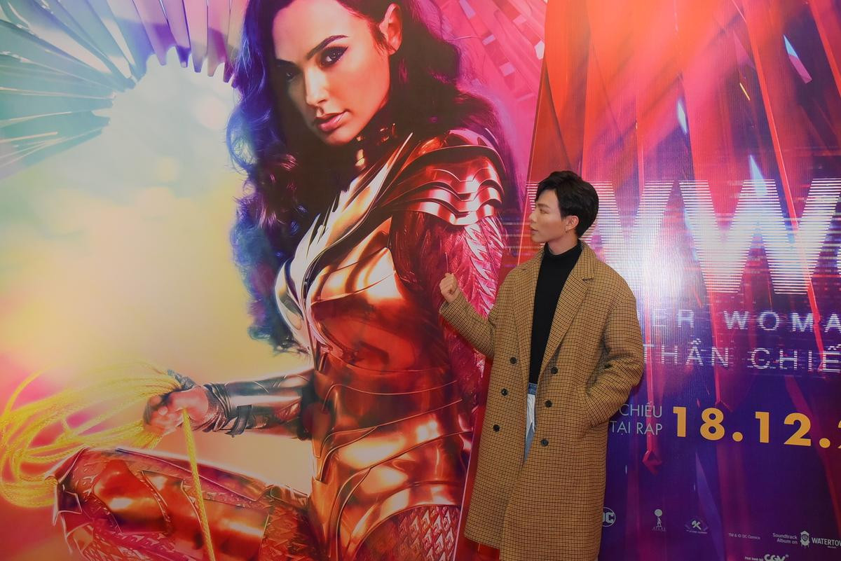 H'Hen Niê cosplay lộng lẫy soán ngôi 'chị đại' Gal Gadot, oanh tạc thảm đỏ ra mắt 'Wonder Woman 1984' Ảnh 13