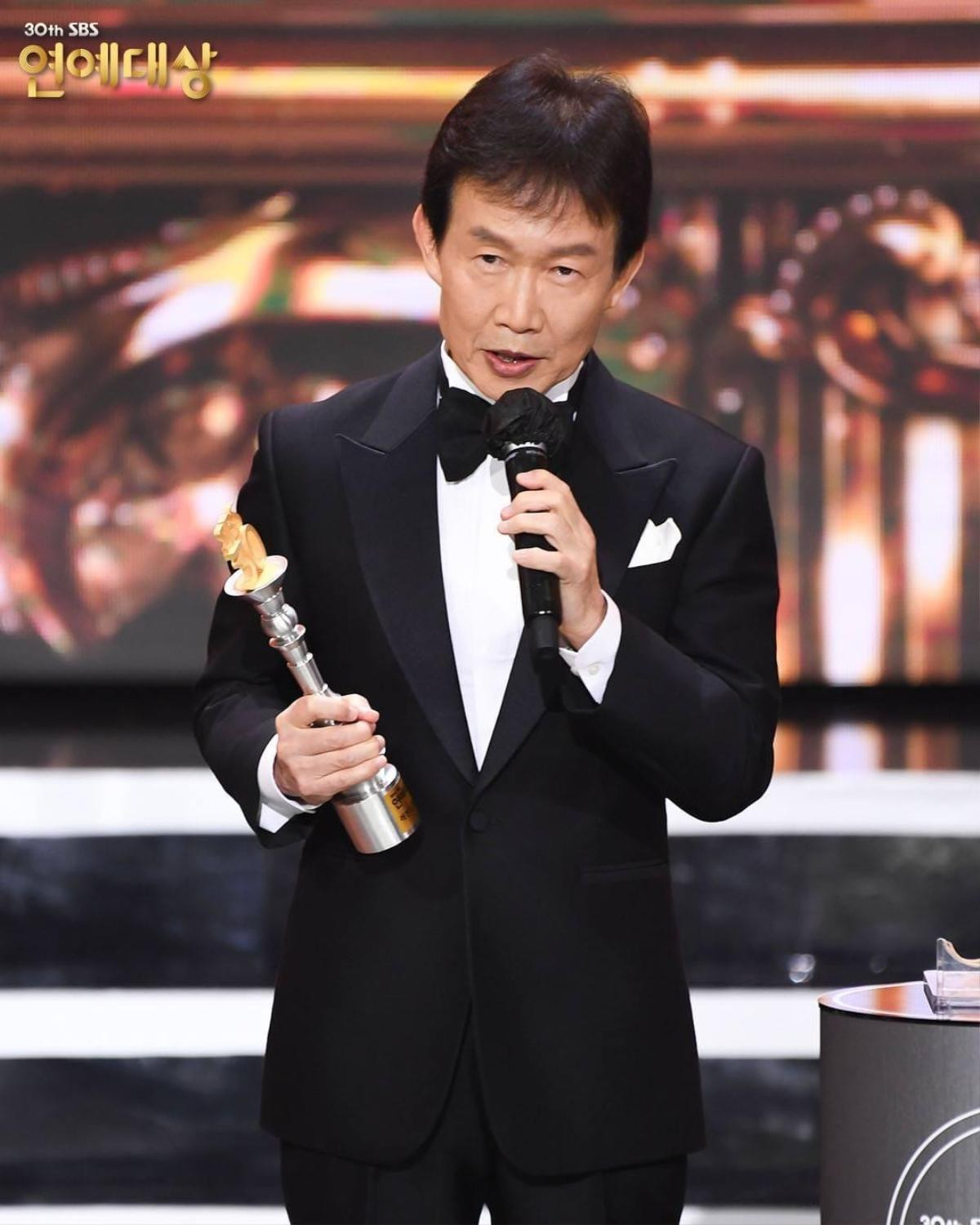 Kết quả 'SBS Entertainment Awards 2020': Kim Jong Kook thắng Daesang, Yoo Jae Suk 'Running Man' trắng tay Ảnh 38