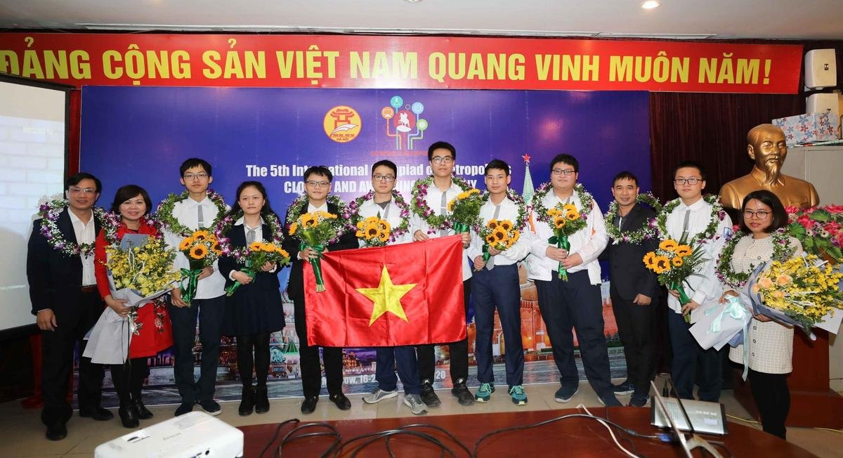 Học sinh trường Amsterdam Hà Nội xuất sắc giành 5 Huy chương Vàng tại Kỳ thi Olympic Quốc tế Ảnh 2