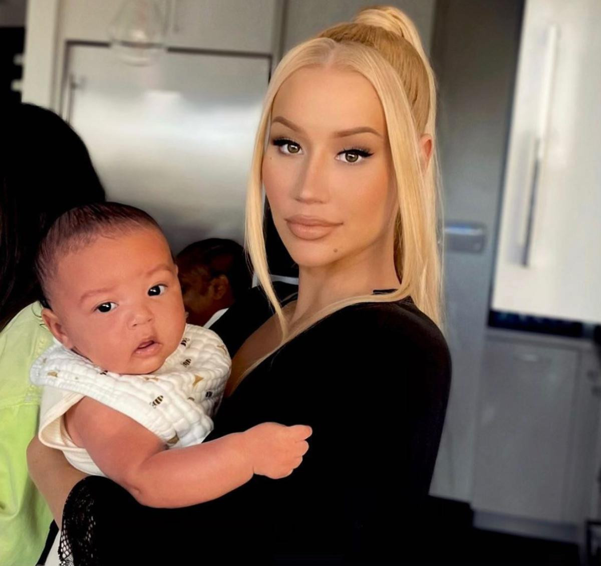 Iggy Azalea đả kích Playboi Carti vì bỏ lỡ Giáng sinh với con trai của họ và buộc tội anh ngoại tình Ảnh 6