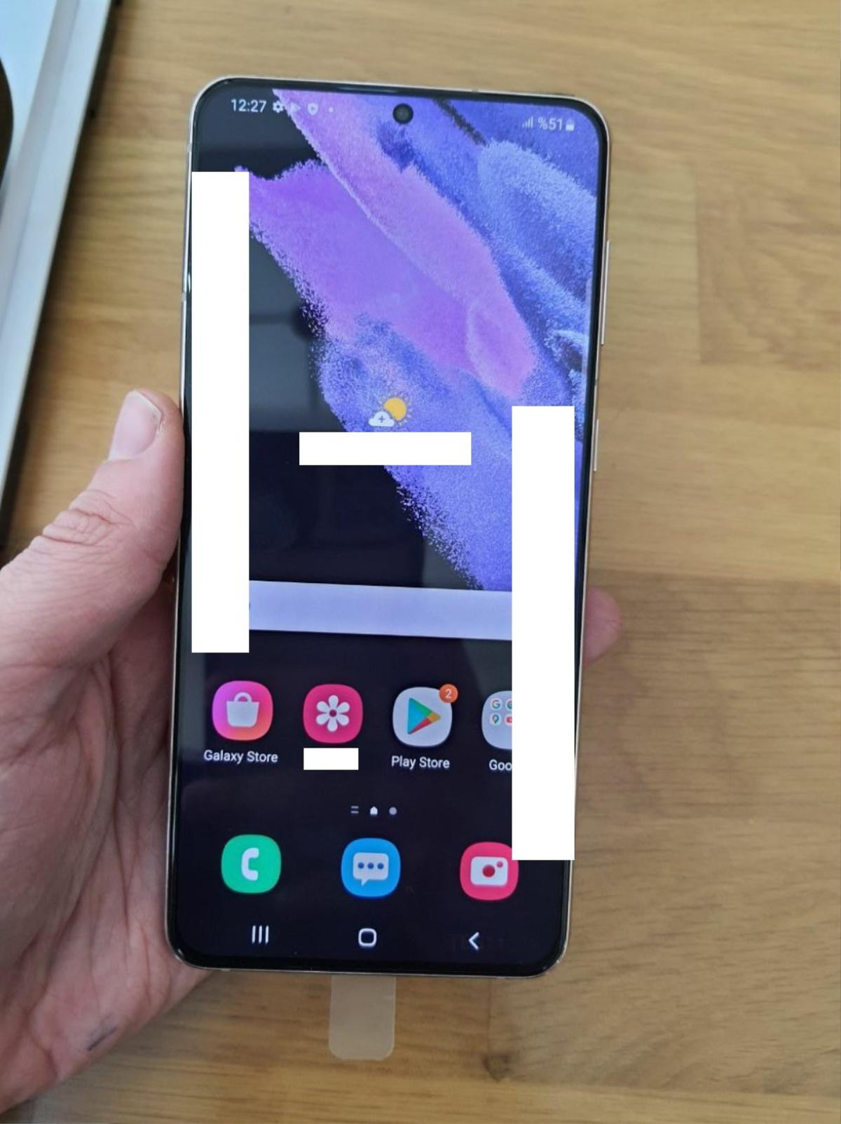 Galaxy S21 lộ ảnh thực tế trước ngày ra mắt: Viền siêu mỏng, camera độc lạ Ảnh 4