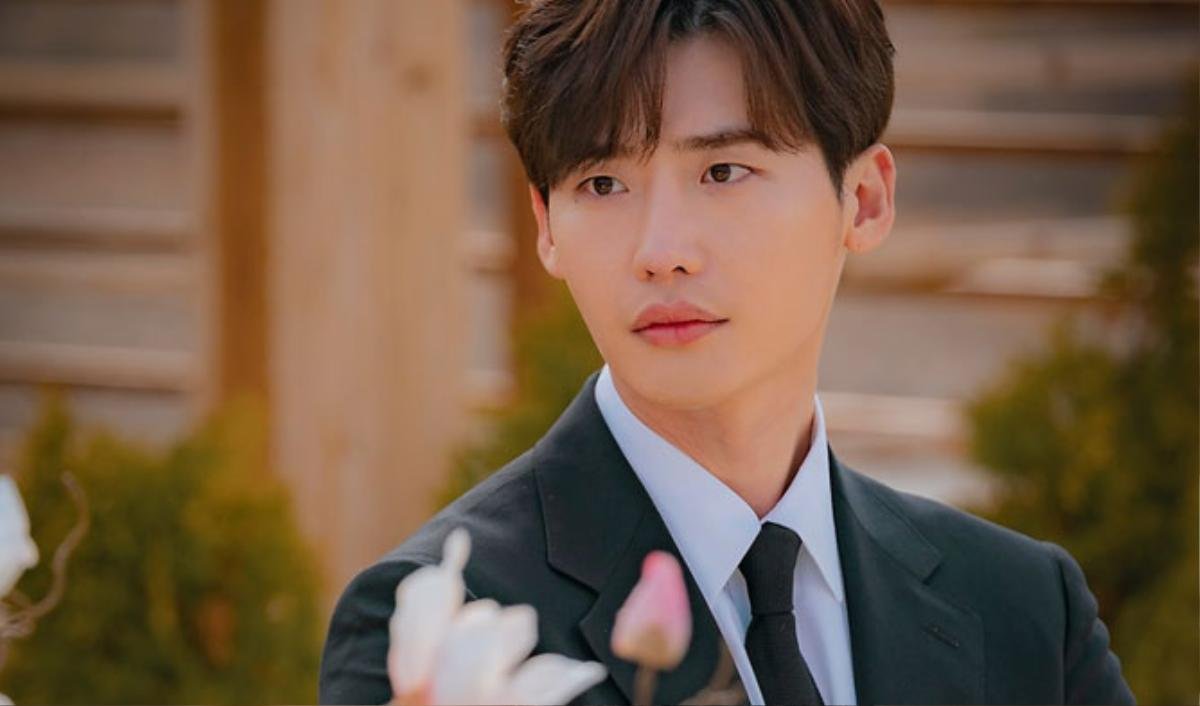 Lee Jong Suk xuất ngũ vào chiều nay (02/01) Ảnh 4