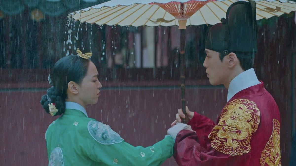 'Mr. Queen': 3 khoảnh khắc lãng mạn của Shin Hye Sun - Kim Jung Hyun khiến trái tim người xem tan chảy Ảnh 4