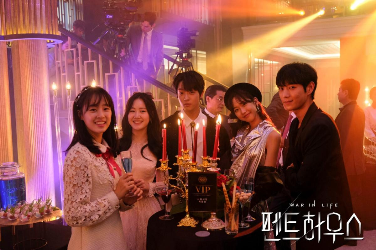 'Ác nữ' thế hệ mới Han Ji Hyun chia sẻ về 'Penthouse' Ảnh 5