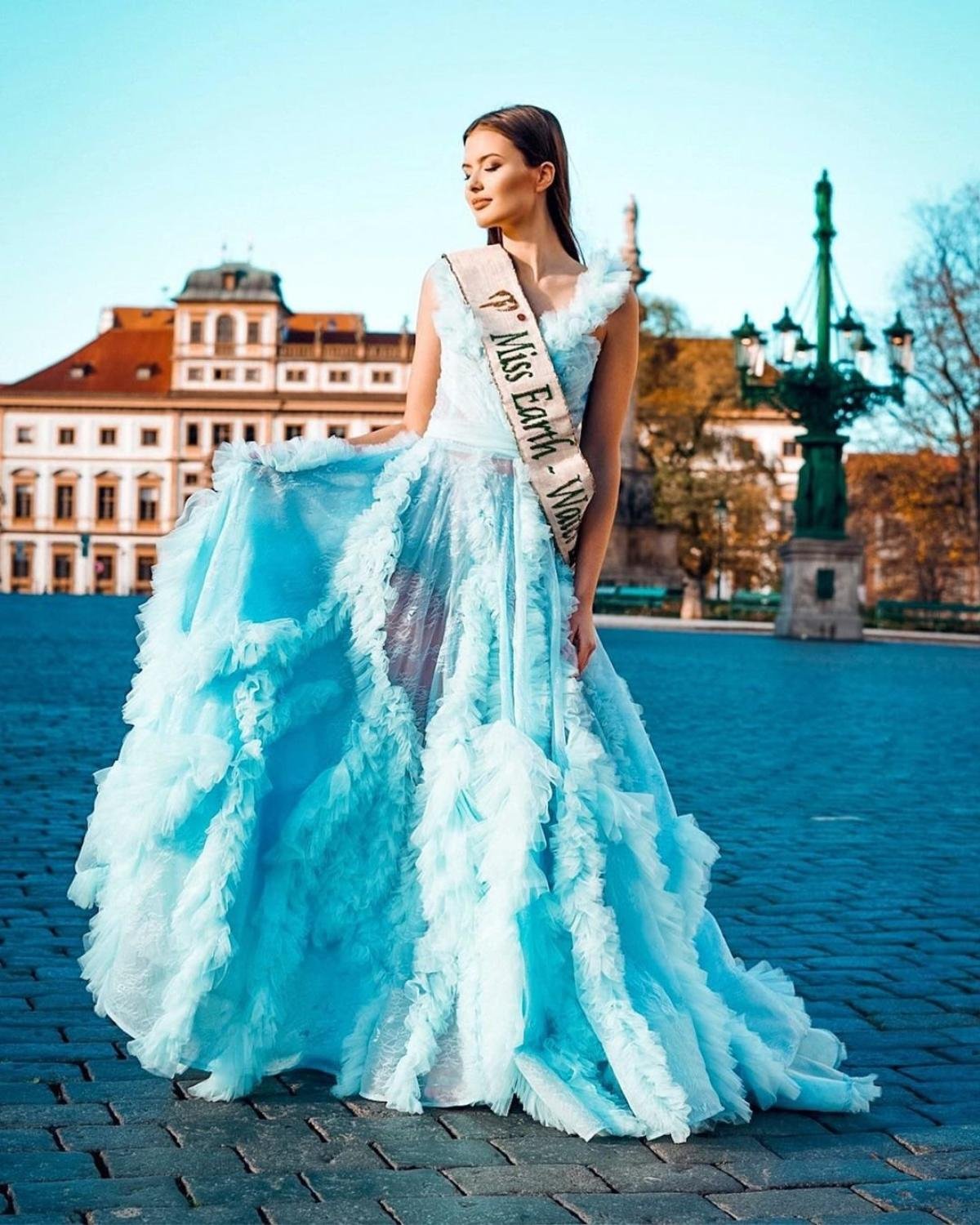 Miss Earth Water 2019 đại diện Cộng Hòa Séc tại Miss Universe: Khánh Vân thêm một đối thủ 'sừng sỏ' Ảnh 9