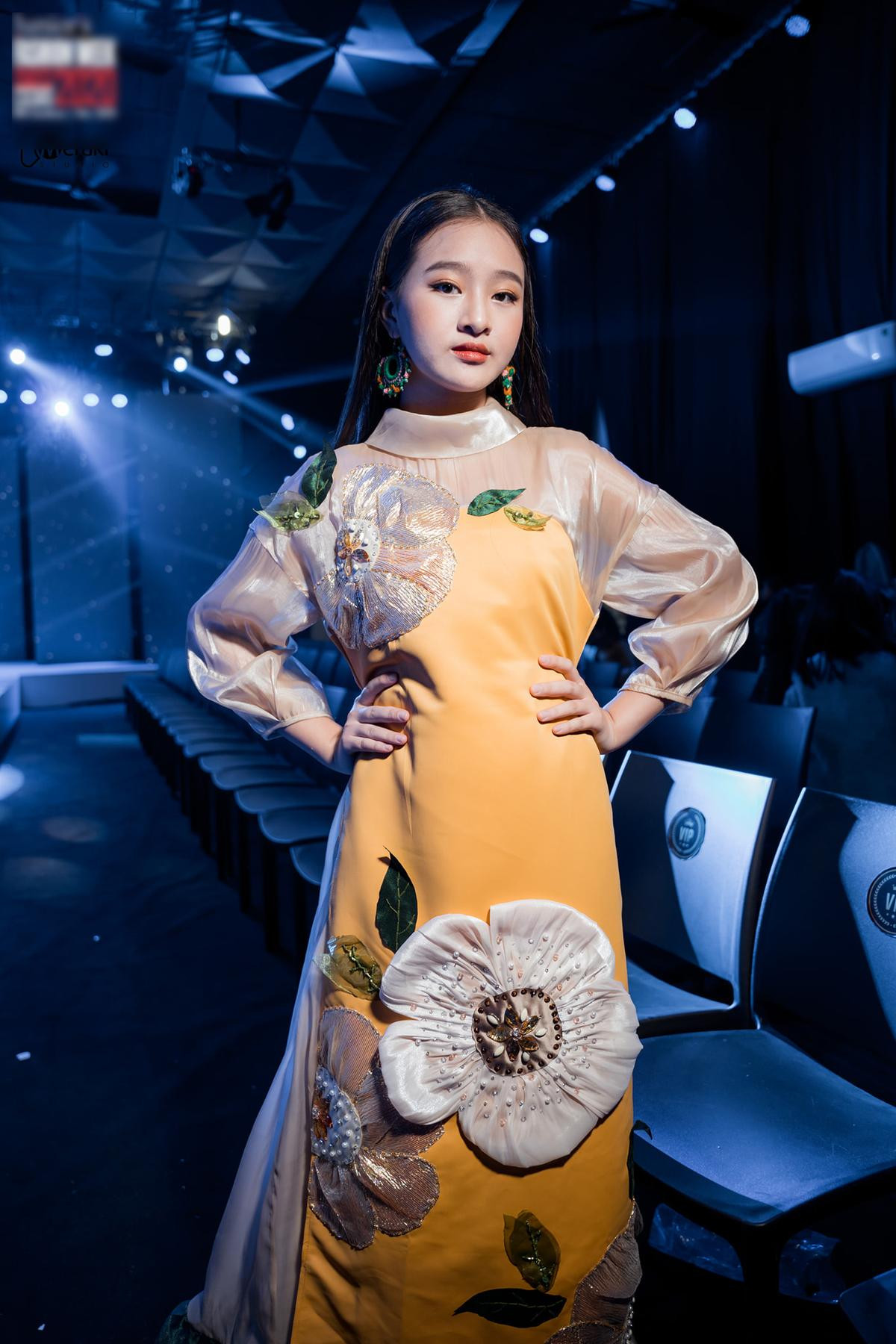 Catwalk đẹp, xinh như Lương Thùy Linh: Quỳnh Anh sẽ là Hoa hậu Việt Nam như lời tiên tri của Emily? Ảnh 5