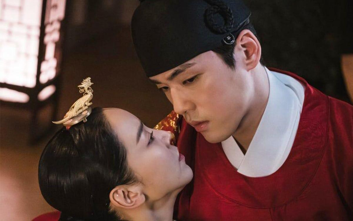 'Mr. Queen': 3 khoảnh khắc chứng tỏ Kim Jung Hyun 'đổ đứ đừ' chàng hậu Shin Hye Sun Ảnh 1