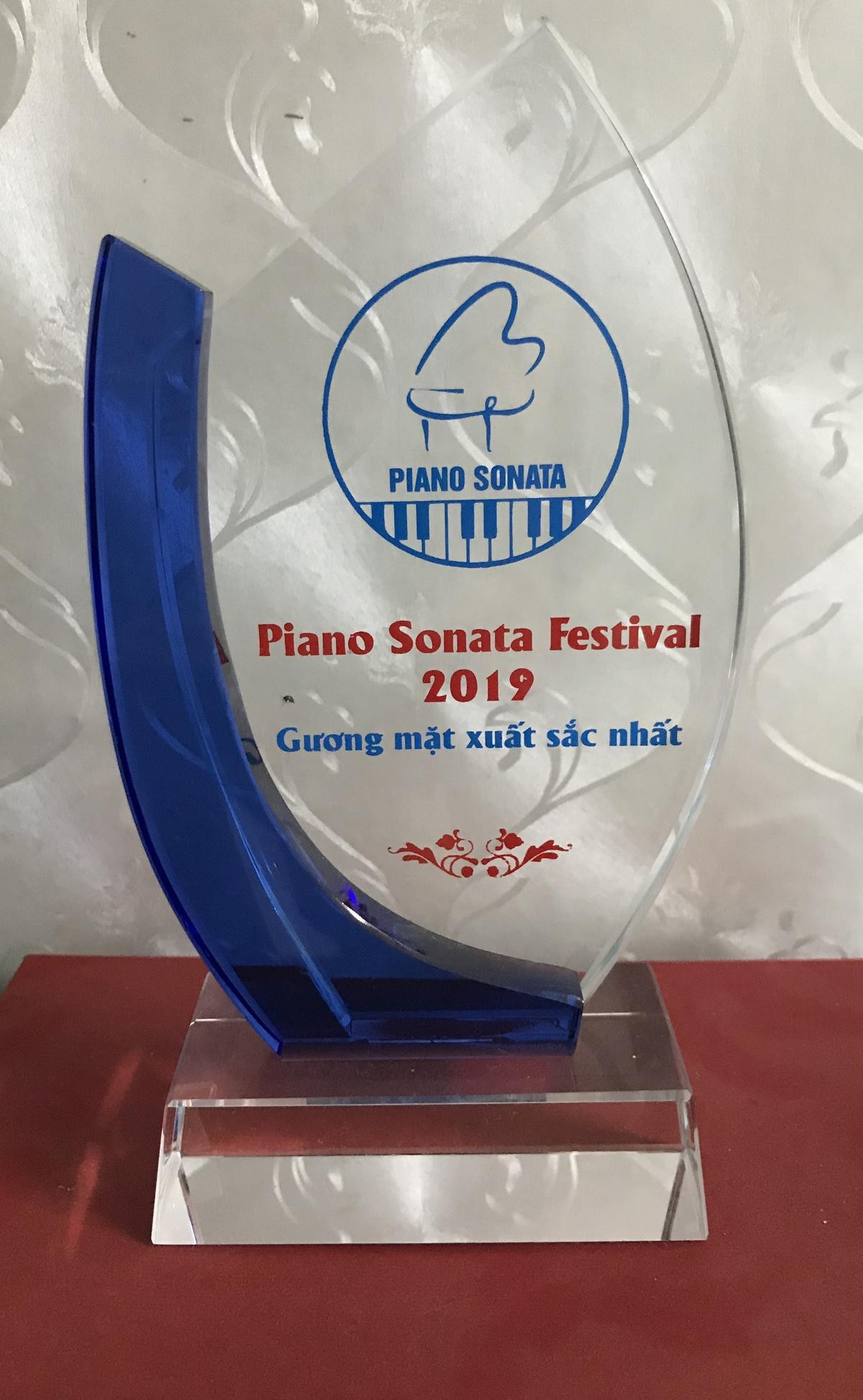 Phương Linh đội Giang Hồ: Xinh xắn như công chúa, thành thạo Piano chuẩn 'ca sĩ nhí đa-zi-năng' Ảnh 6