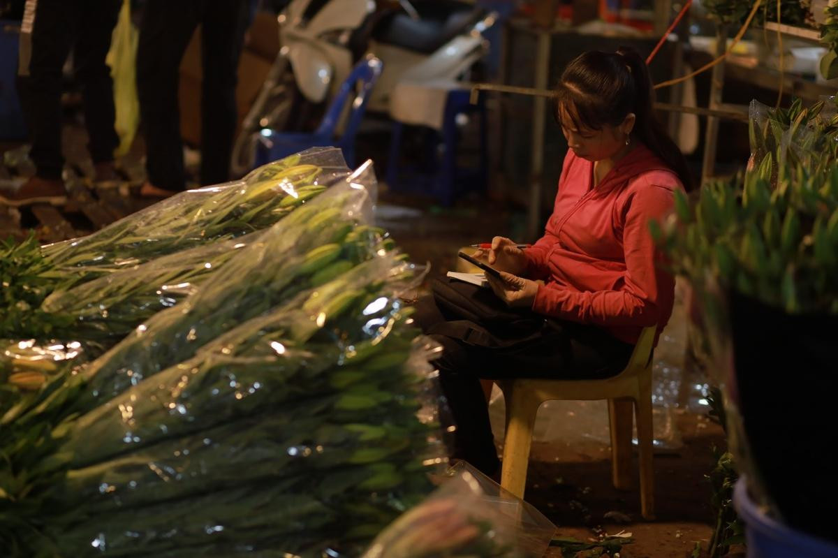 “Làm đến quá đêm 30 nghĩ cũng thương con ở nhà”