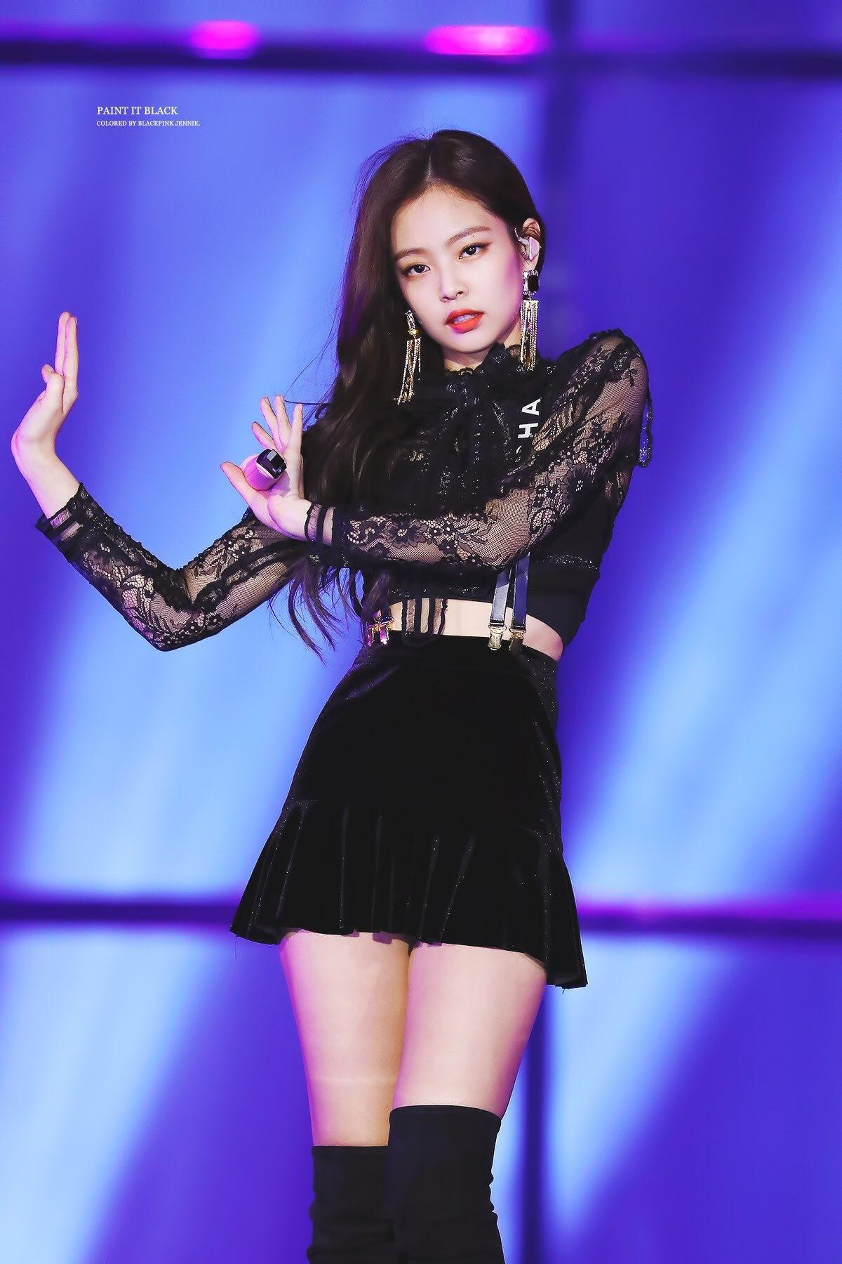 Knet phát cuồng phong cách 'sành điệu' của Jennie (BlackPink) Ảnh 1