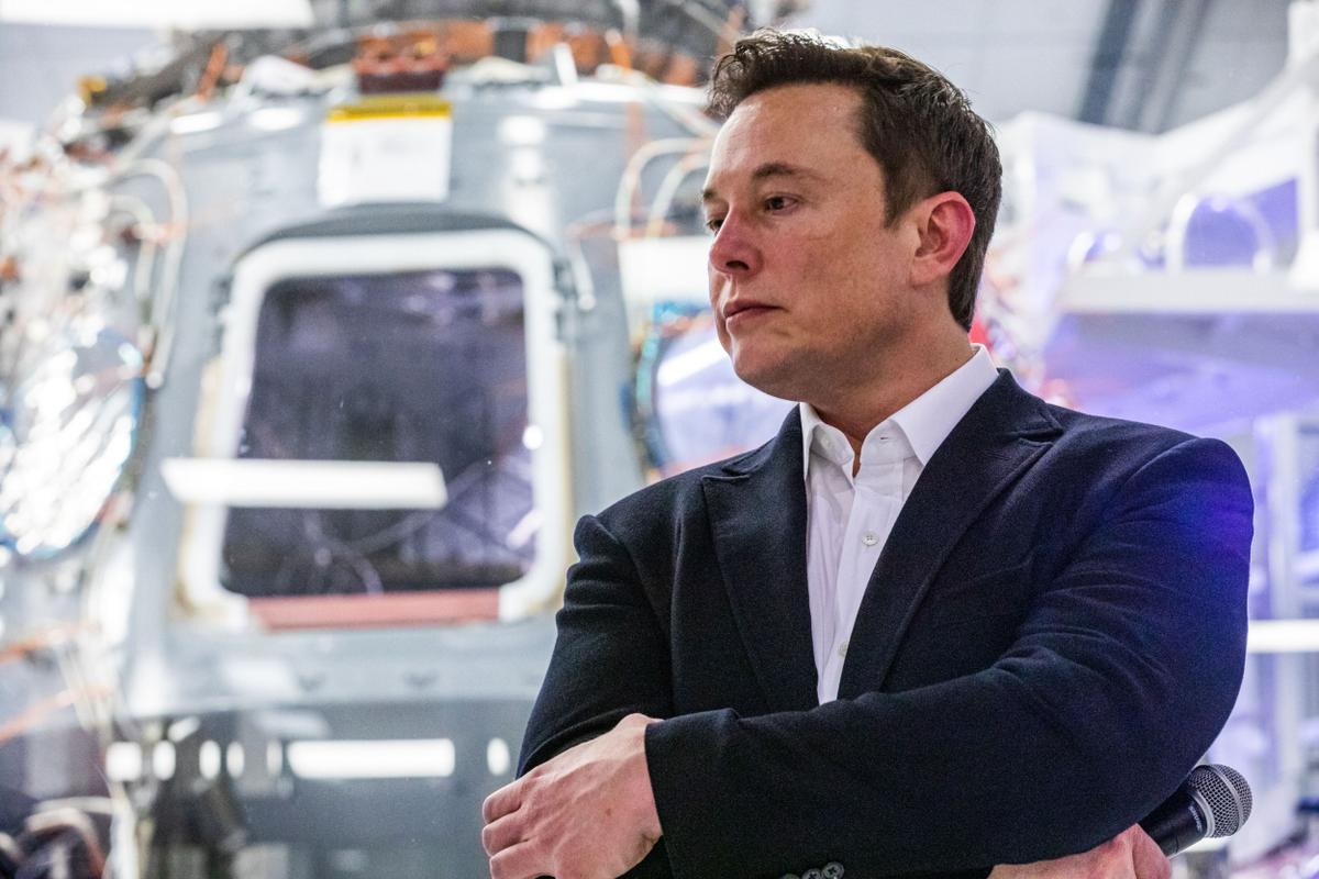 Câu chuyện cảm hứng đầu năm: Elon Musk - từ đứa trẻ bị bắt nạt cho đến người giàu nhất hành tinh Ảnh 14