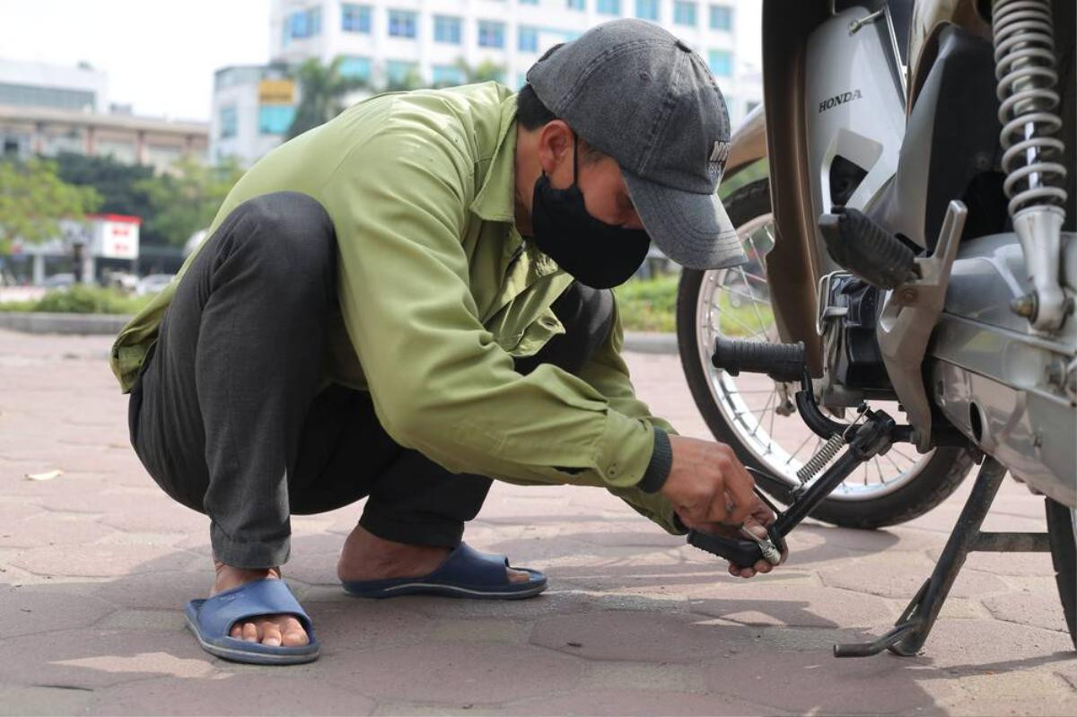 Cuộc đời người cha bên con gái rong ruổi bán bọc chân chống cùng 4 cái Tết không có quê hương Ảnh 4