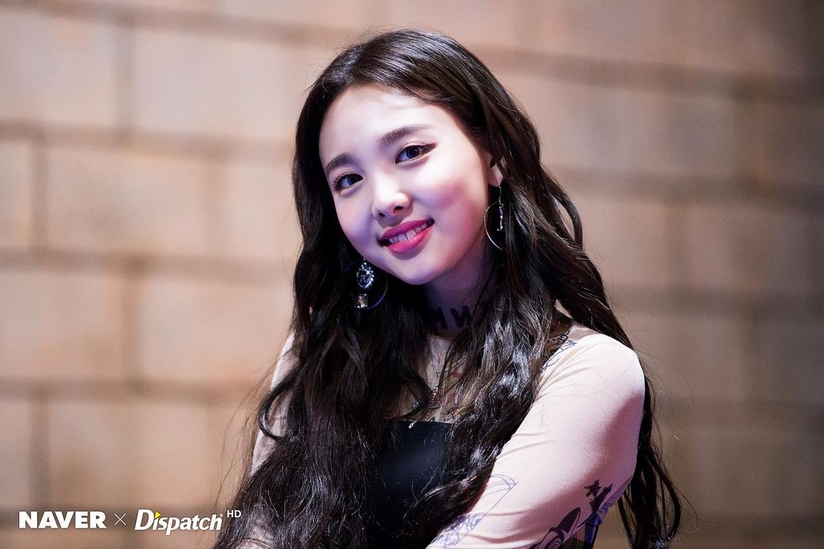 Chỉ thay đổi lông mày, Nayeon (Twice) lột xác từ dễ thương thành quyến rũ Ảnh 4