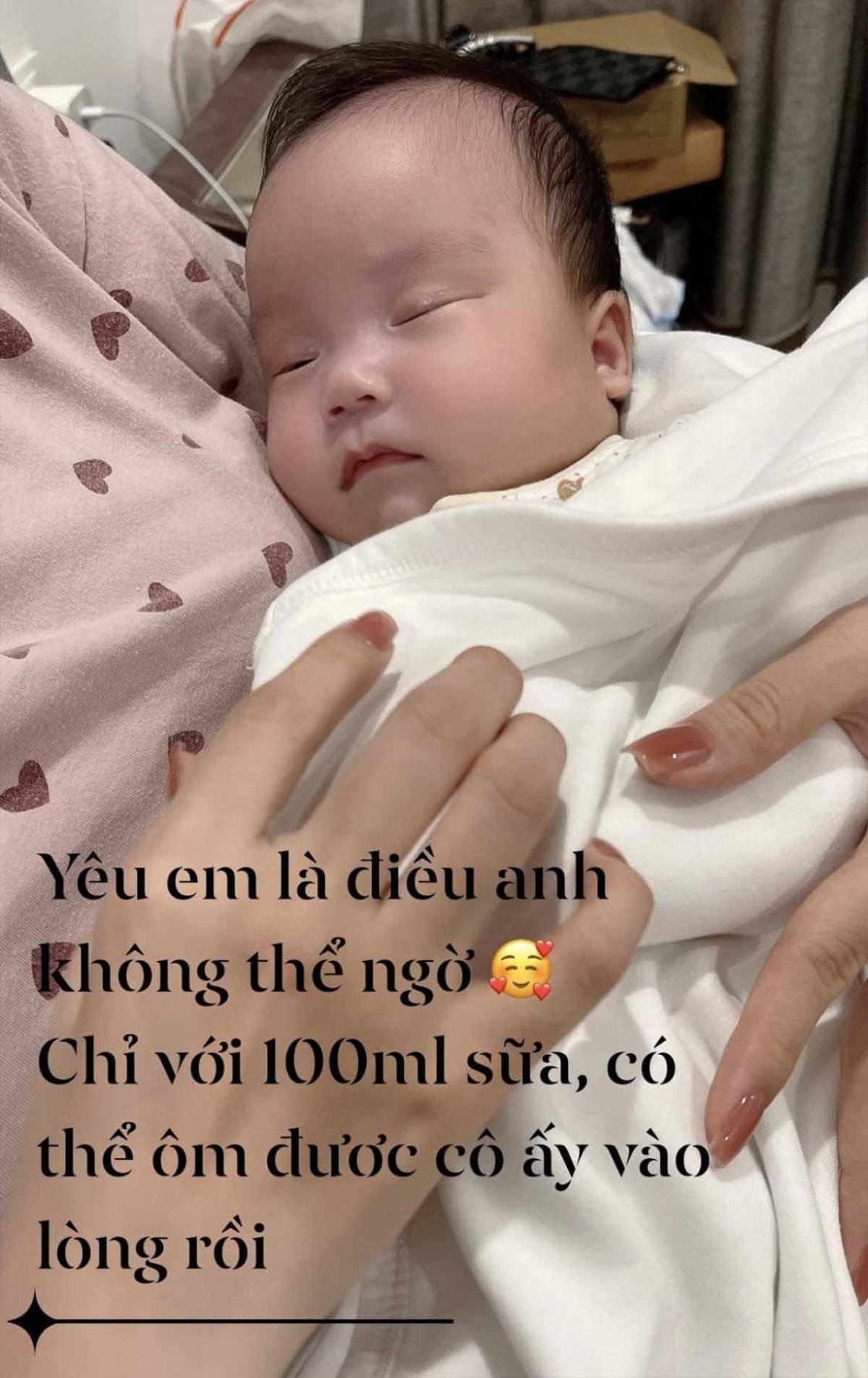 Khắc Việt lần đầu hé lộ cận mặt con gái song sinh 3 tháng tuổi Ảnh 2