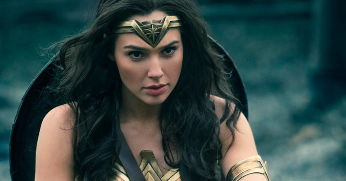 Những điều siêu thú vị xoay quanh bộ đồ của Wonder Woman Gal Gadot Ảnh 6