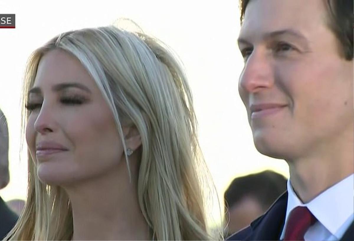 Clip: Ivanka Trump khóc nức nở trước bài phát biểu của cha Ảnh 1