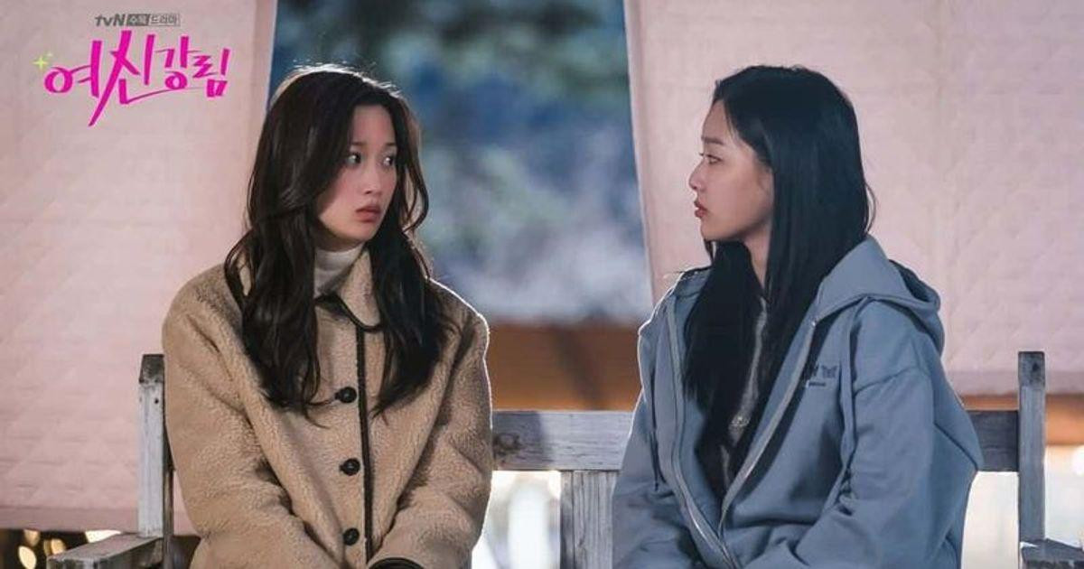 'True Beauty': Cô gái trà xanh xuất hiện - Bạn thân vạch trần mặt mộc của Moon Ga Young. Ảnh 1