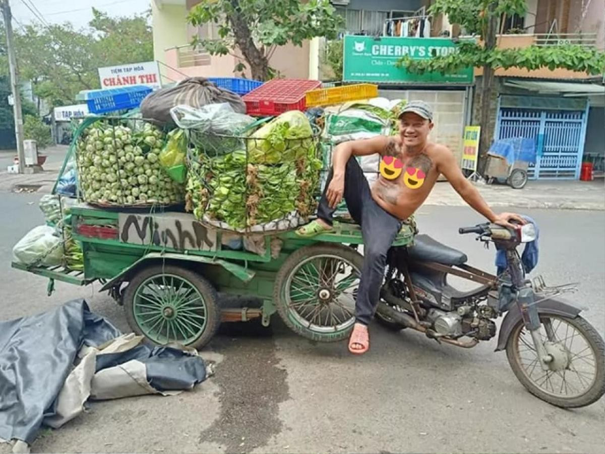 Ấm lòng xe rau miễn phí dành cho người nghèo và sinh viên của người đàn ông xăm trổ Ảnh 1