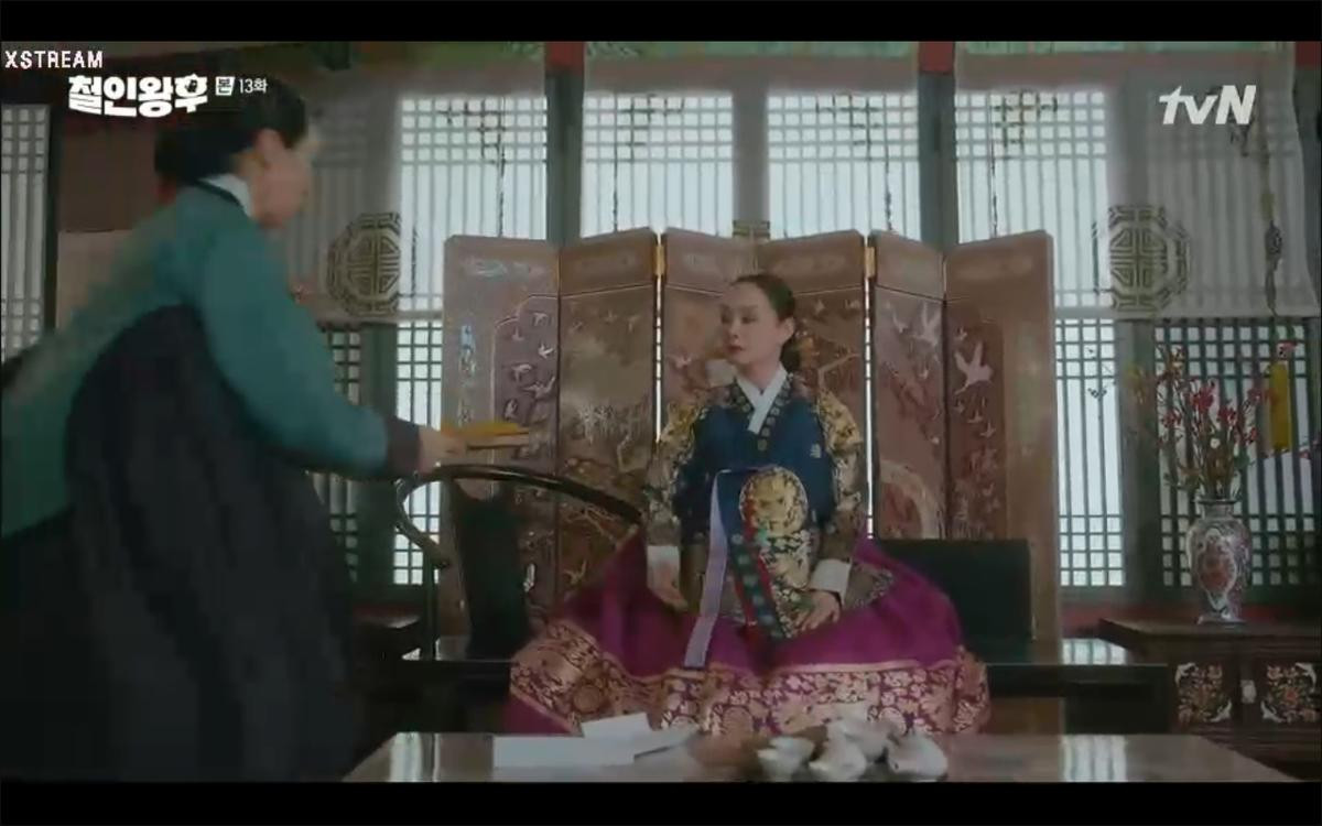 'Mr. Queen' tập 13: Shin Hye Sun cạn tình, quyết phản bội Kim Hyun Jung để bắt tay cùng kẻ thù? Ảnh 46