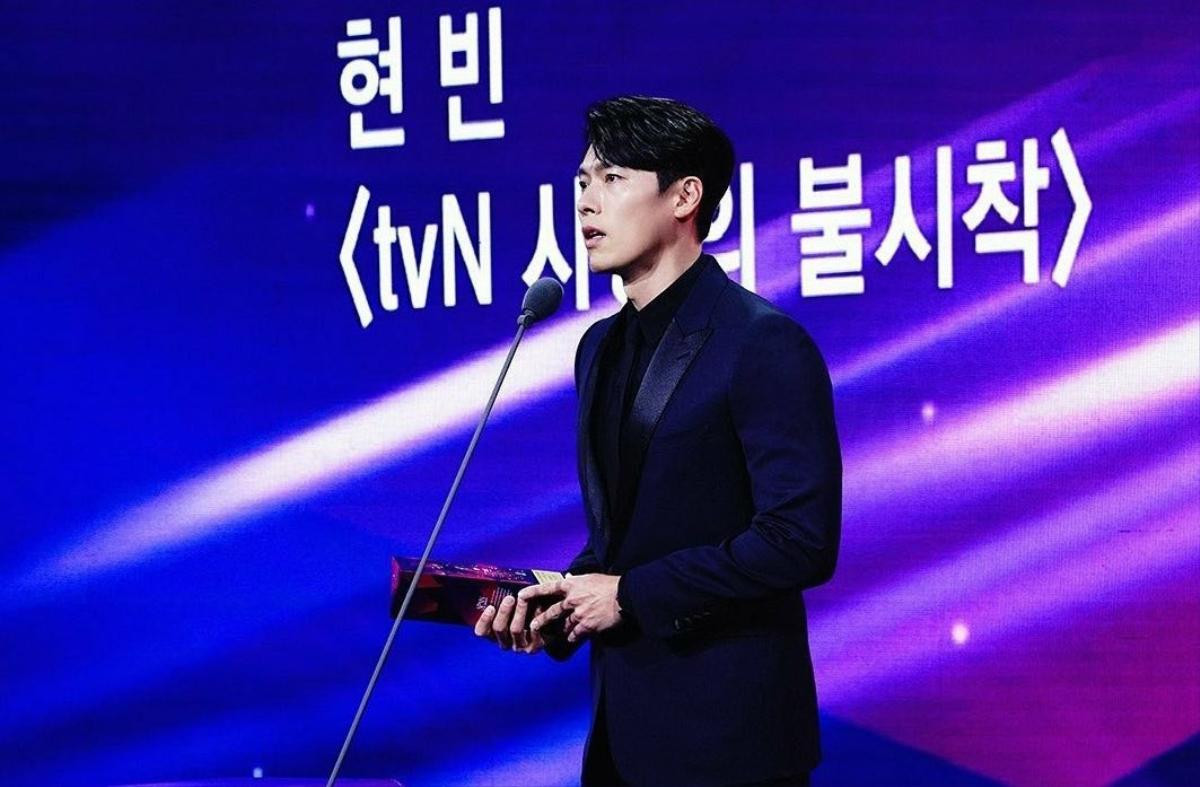 Hyun Bin thắng Daesang tại 'APAN 2020', ngượng ngùng gọi tên Son Ye Jin: 'Cảm ơn em!' Ảnh 3