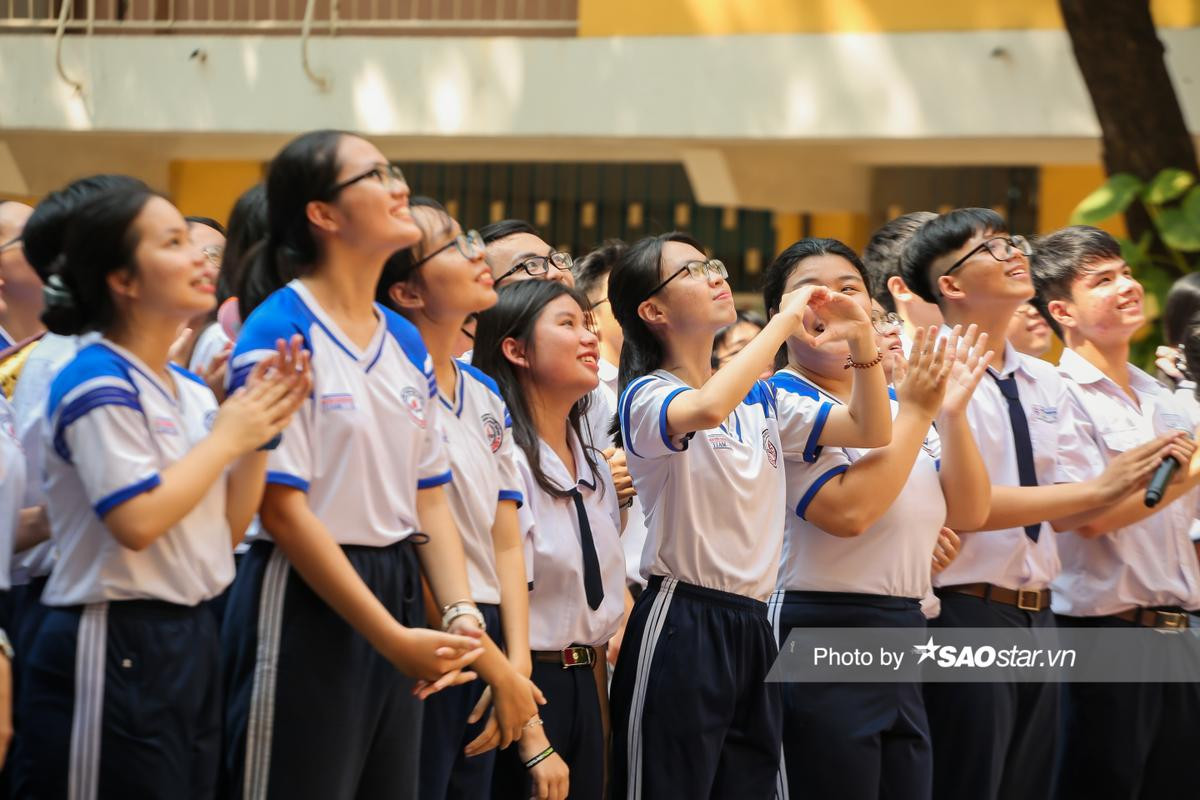 Lou Hoàng tiết lộ thời học sinh 'sóng gió', dân mạng cảm thán: Vừa đẹp trai lại vừa học giỏi Ảnh 1