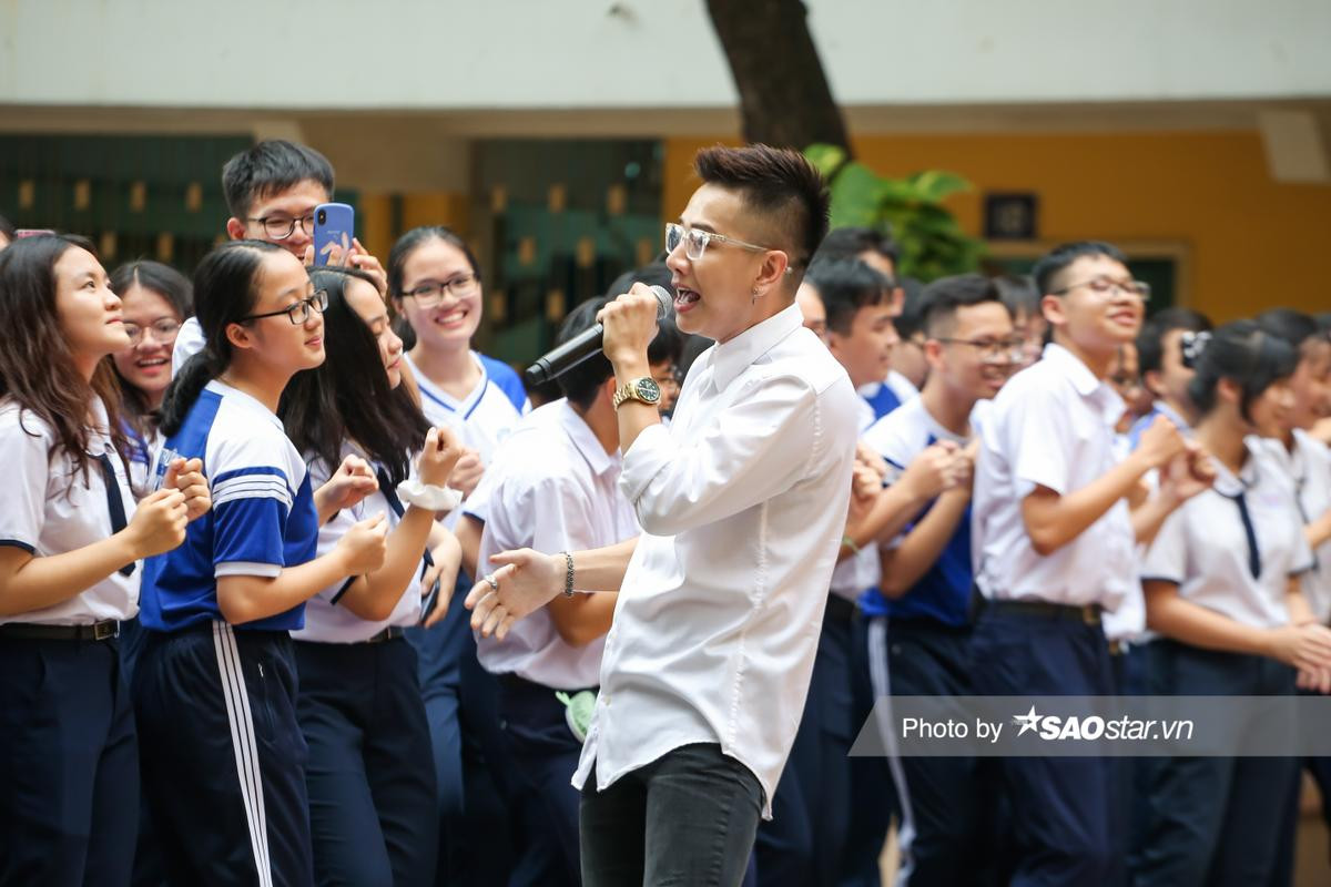 Lou Hoàng tiết lộ thời học sinh 'sóng gió', dân mạng cảm thán: Vừa đẹp trai lại vừa học giỏi Ảnh 5