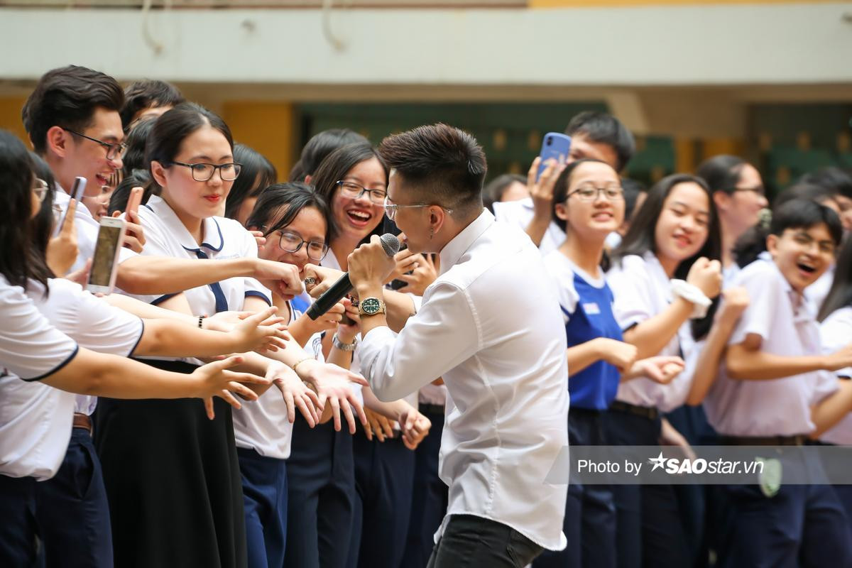 Lou Hoàng tiết lộ thời học sinh 'sóng gió', dân mạng cảm thán: Vừa đẹp trai lại vừa học giỏi Ảnh 6