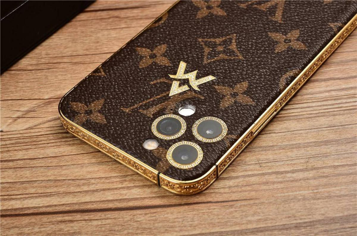 iPhone 12 mạ vàng, bọc da Louis Vuitton có giá hơn trăm triệu khiến nhiều người mê mệt Ảnh 5