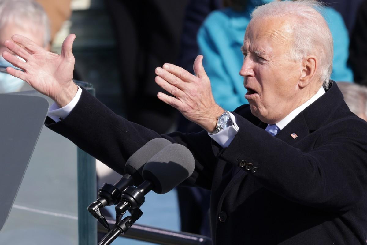 Choáng với mức giá chiếc đồng hồ Tổng thống Joe Biden đeo trong lễ nhậm chức Ảnh 1