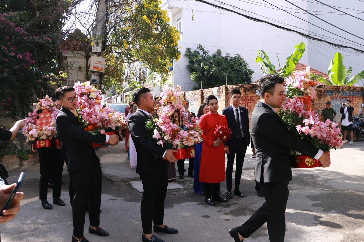 Chú rể Phan Thành điển trai trong ngày cưới, hé lộ dàn bê tráp 'cực phẩm' Ảnh 6