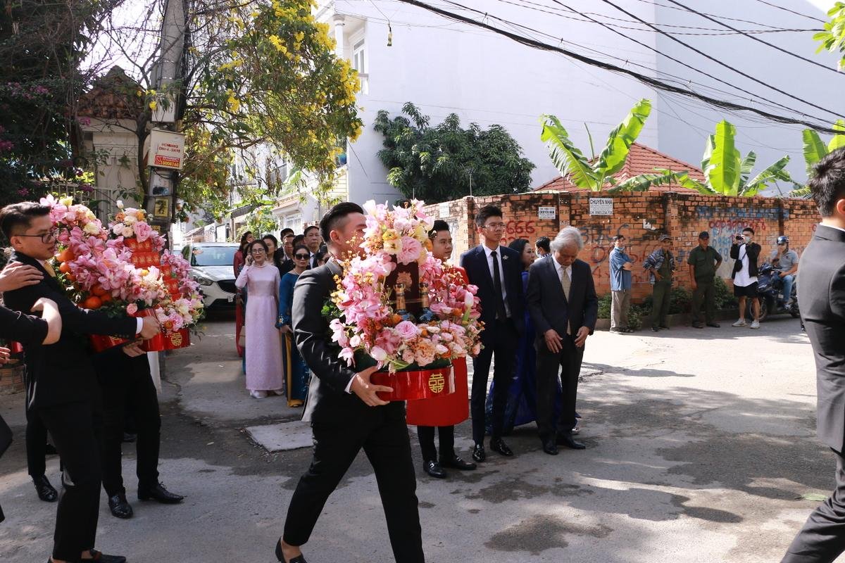 Chú rể Phan Thành điển trai trong ngày cưới, hé lộ dàn bê tráp 'cực phẩm' Ảnh 7