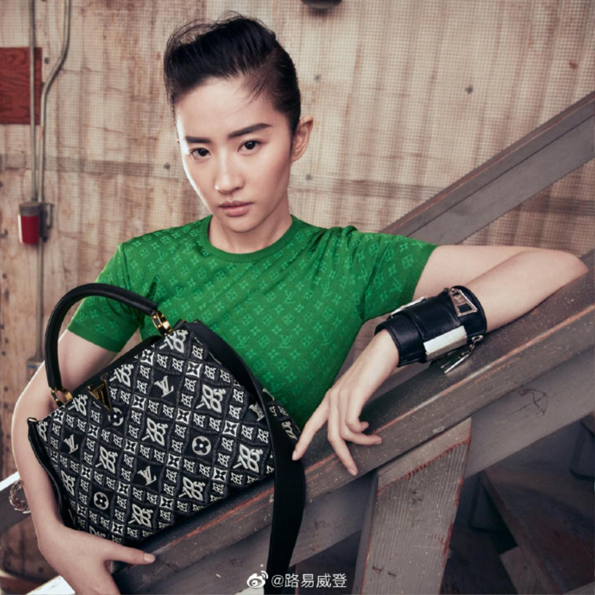 Lưu Diệc Phi trở thành đại sứ Louis Vuitton khiến cư dân mạng xôn xao, tranh cãi Ảnh 10