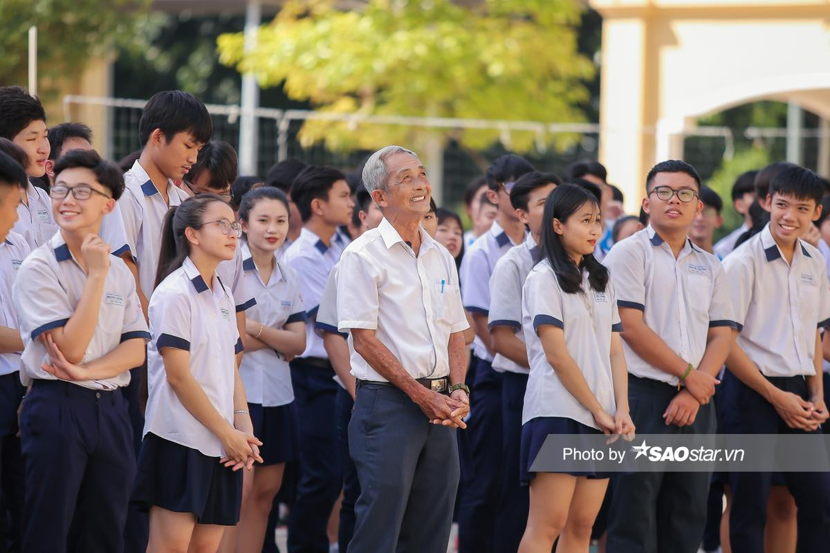 Suốt 11 năm làm 'bóng ma học đường', người thầy khiến biết bao thế hệ học trò yêu thương và biết ơn Ảnh 5