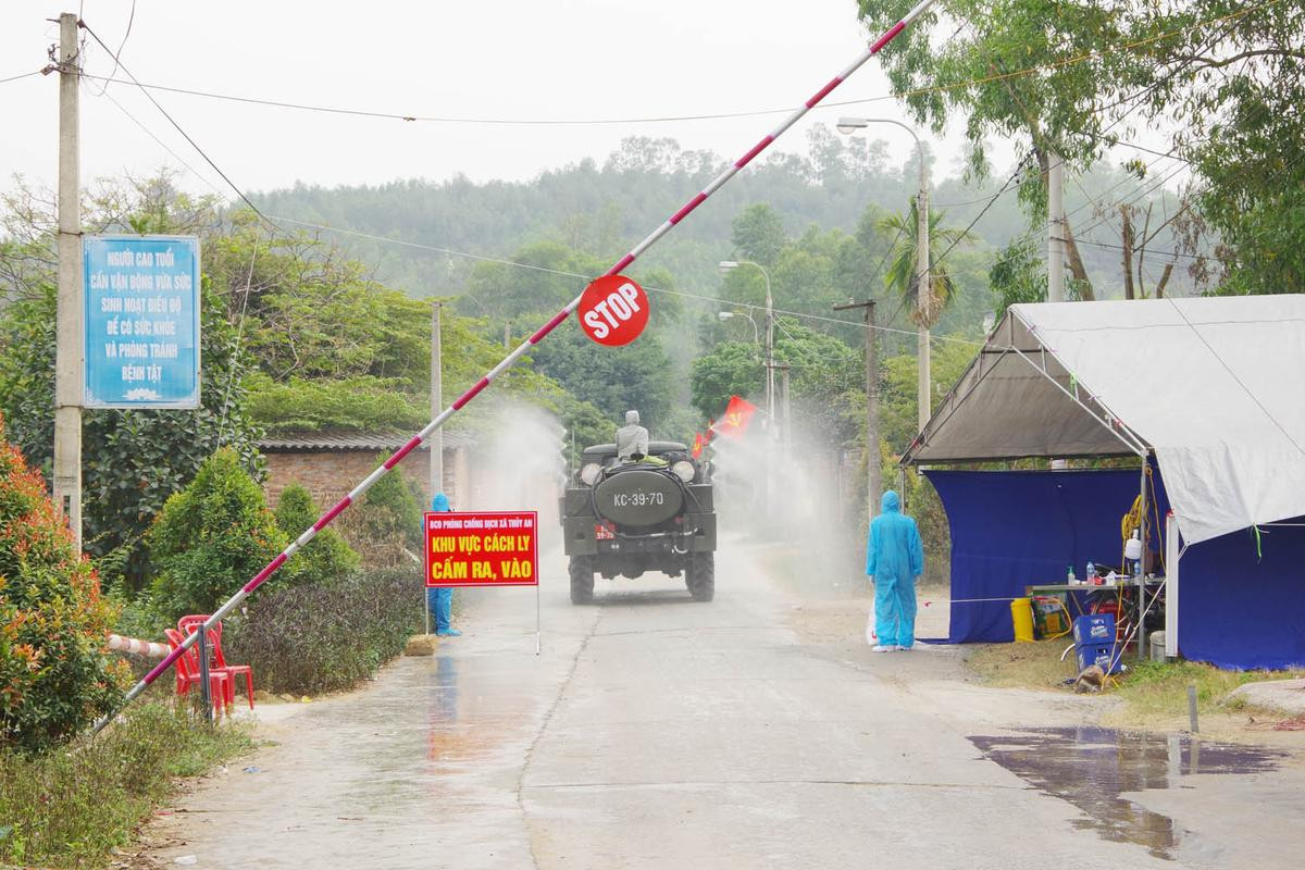 Bộ Y tế phát thông báo khẩn tìm người từng đến đám cưới ở Quảng Ninh, quán cà phê ở Hà Nội Ảnh 1