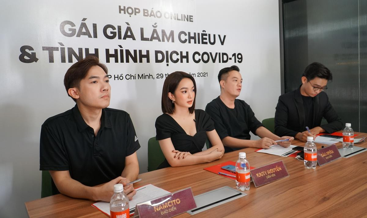 'Gái già lắm chiêu V' tổ chức họp báo công chiếu online: Quyết tâm giữ lịch ra mắt đúng Mùng 1 Tết Ảnh 8