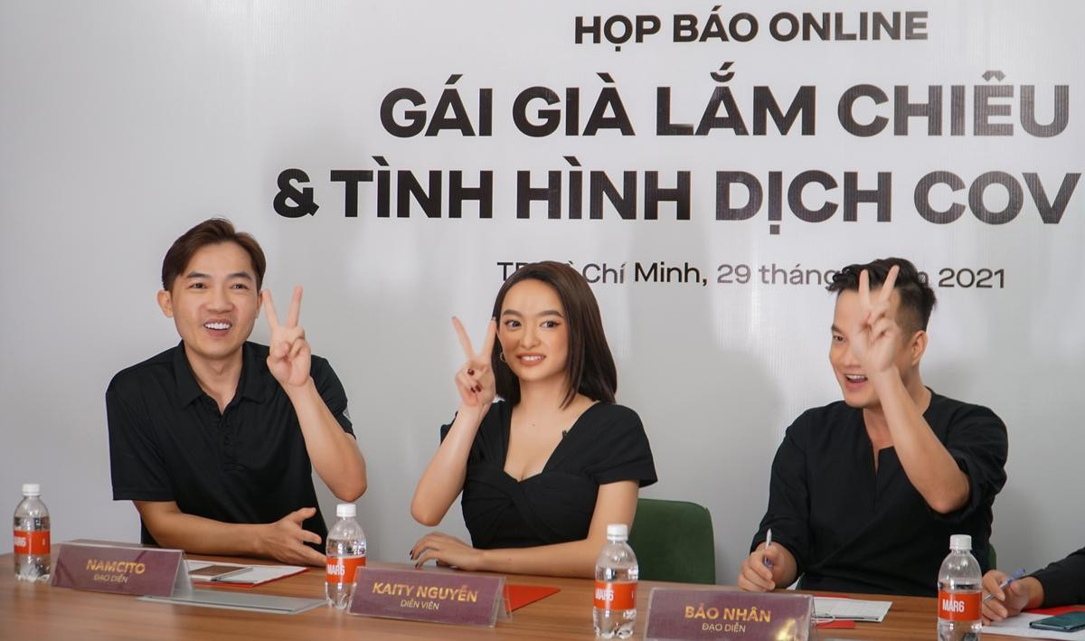 'Gái già lắm chiêu V' tổ chức họp báo công chiếu online: Quyết tâm giữ lịch ra mắt đúng Mùng 1 Tết Ảnh 11