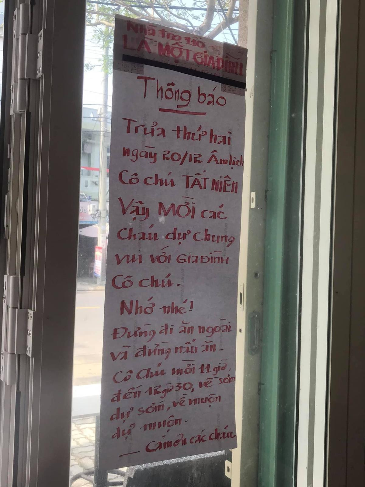 'Chủ nhà trọ của năm': Viết tay mời sinh viên ăn tất niên, dặn dò vô cùng tình cảm Ảnh 1